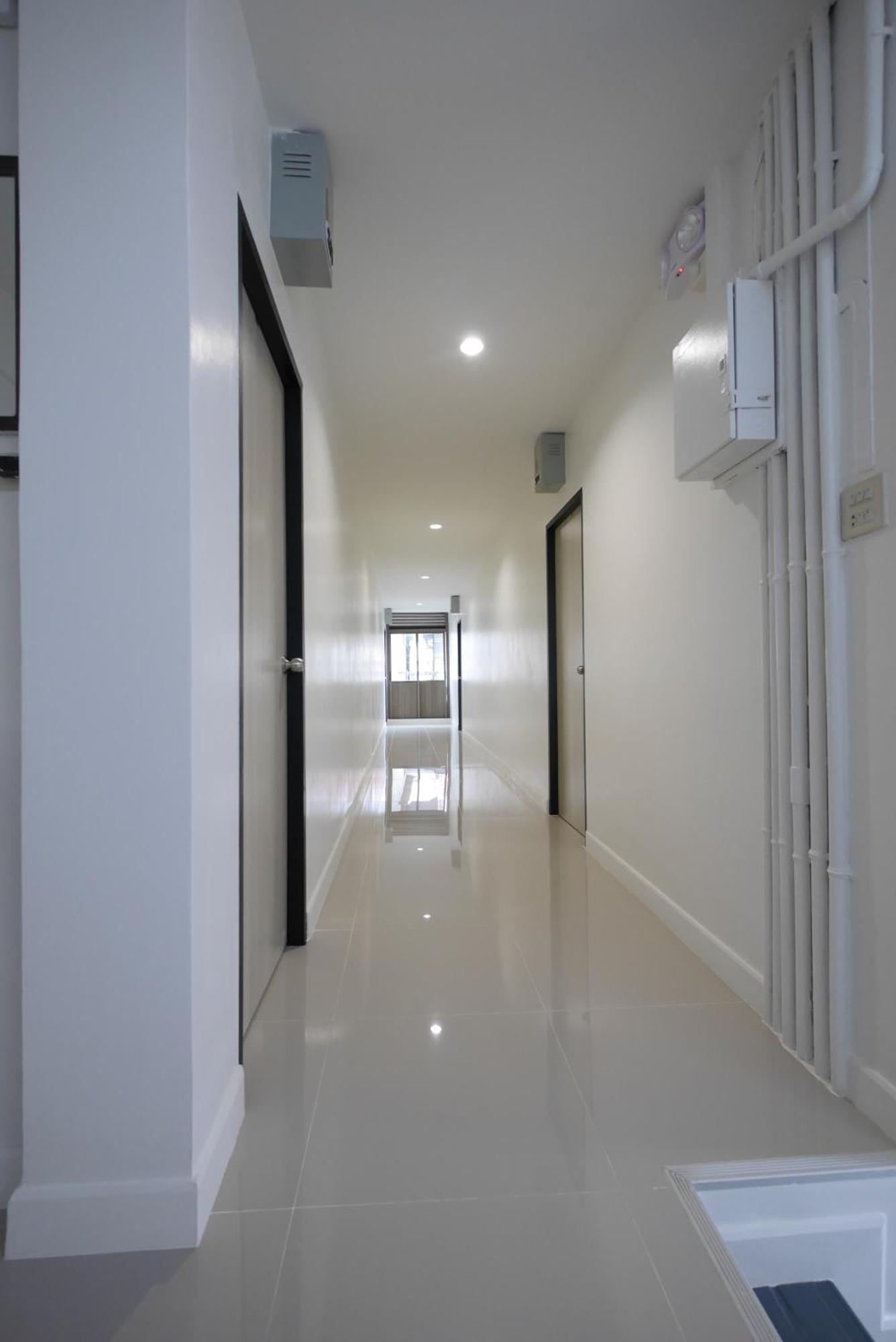 Lee Aparthotel *