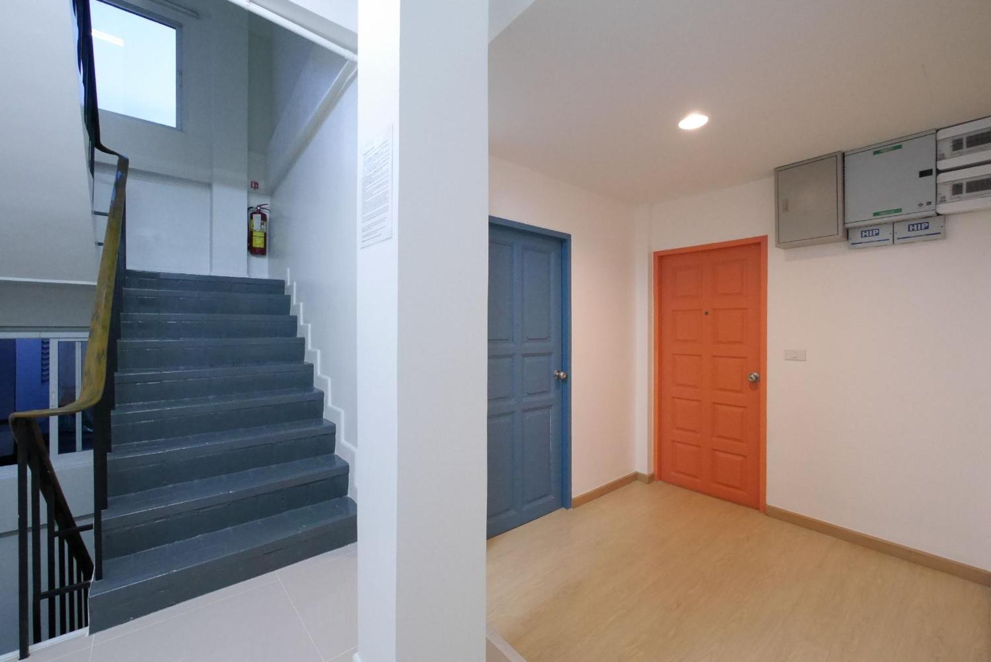 Aparthotel Lee *