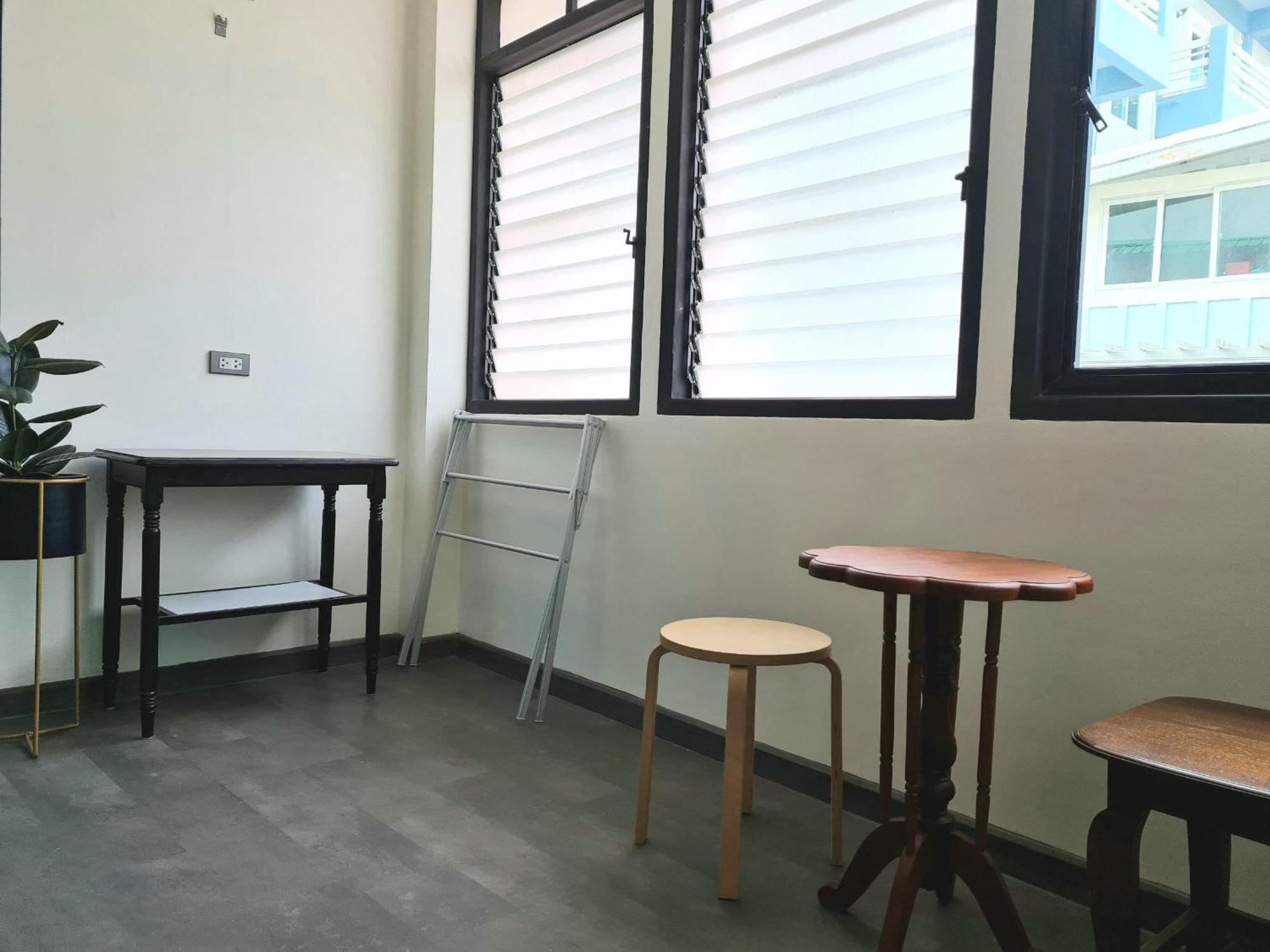 Aparthotel Lee *
